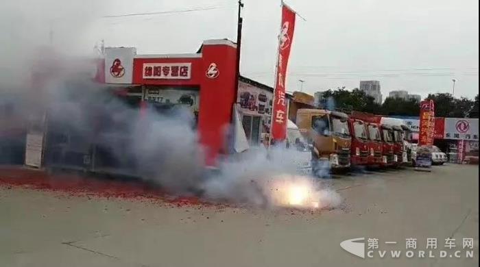 乘龍汽車早開工，祝大家狗年大發！3.jpg